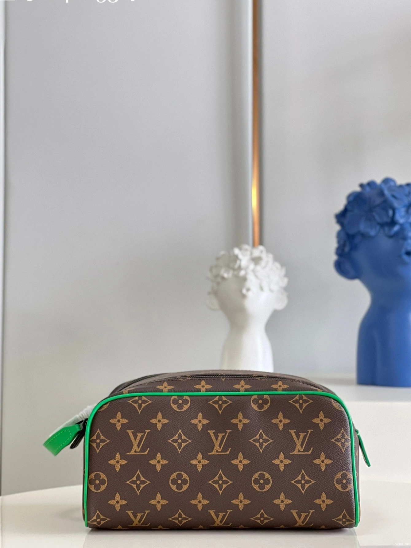 LOUIS KIT TOILET DOPP VUITTON POUCH 0807